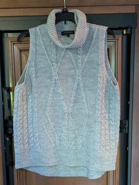 Gibson Look Wool Blend Light Gray Sleeveless Cable-Knit Turtleneck Sweater